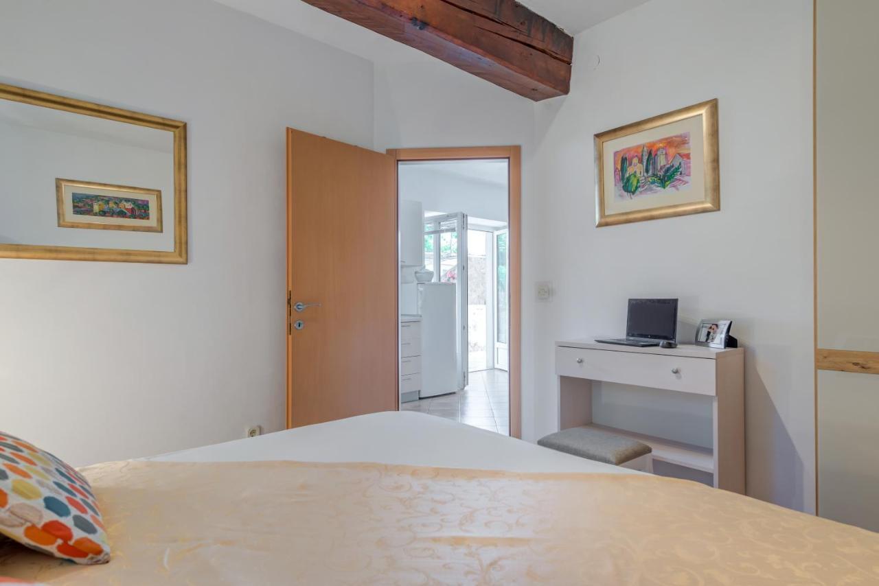 Apartments Obala 볼 외부 사진