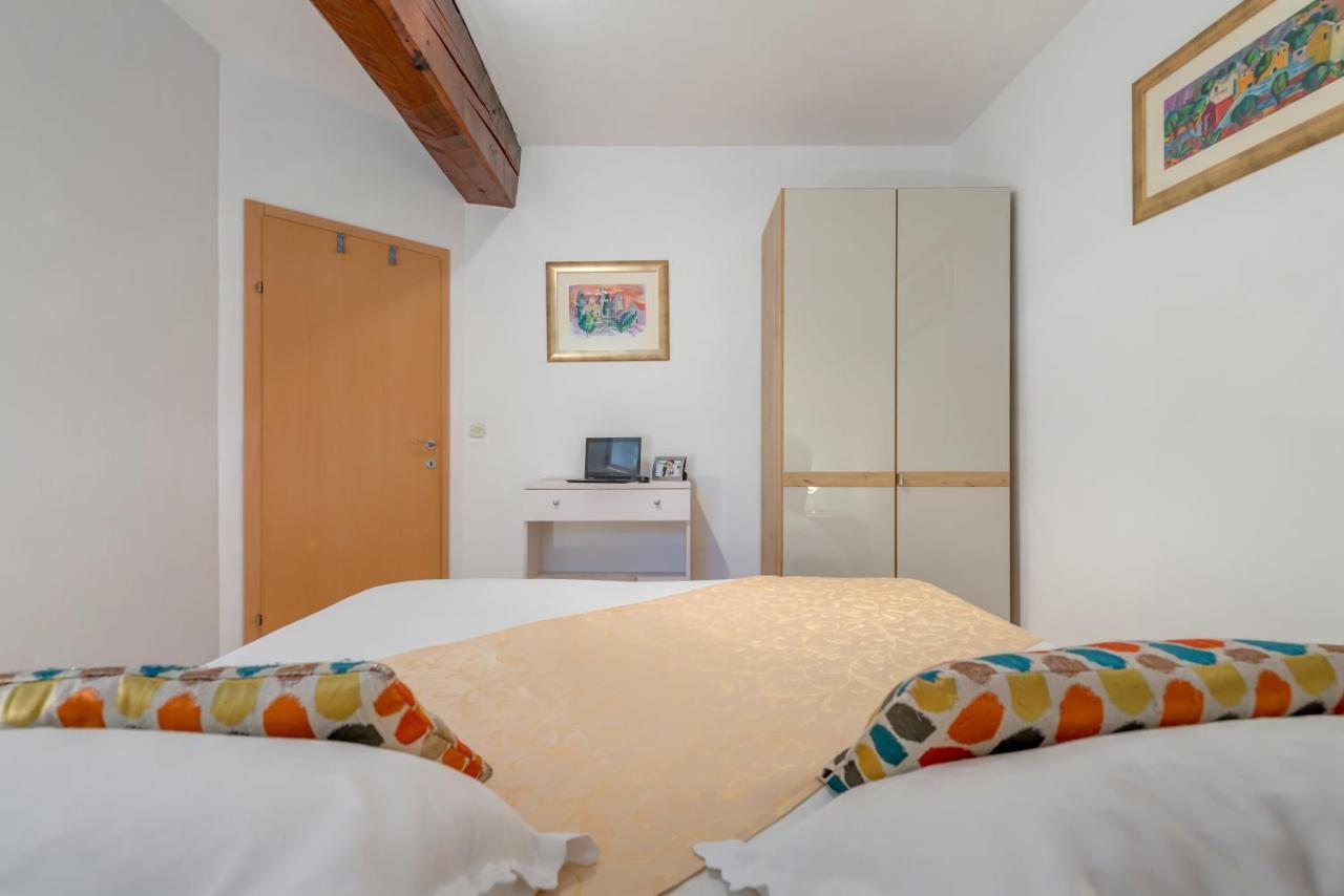 Apartments Obala 볼 외부 사진
