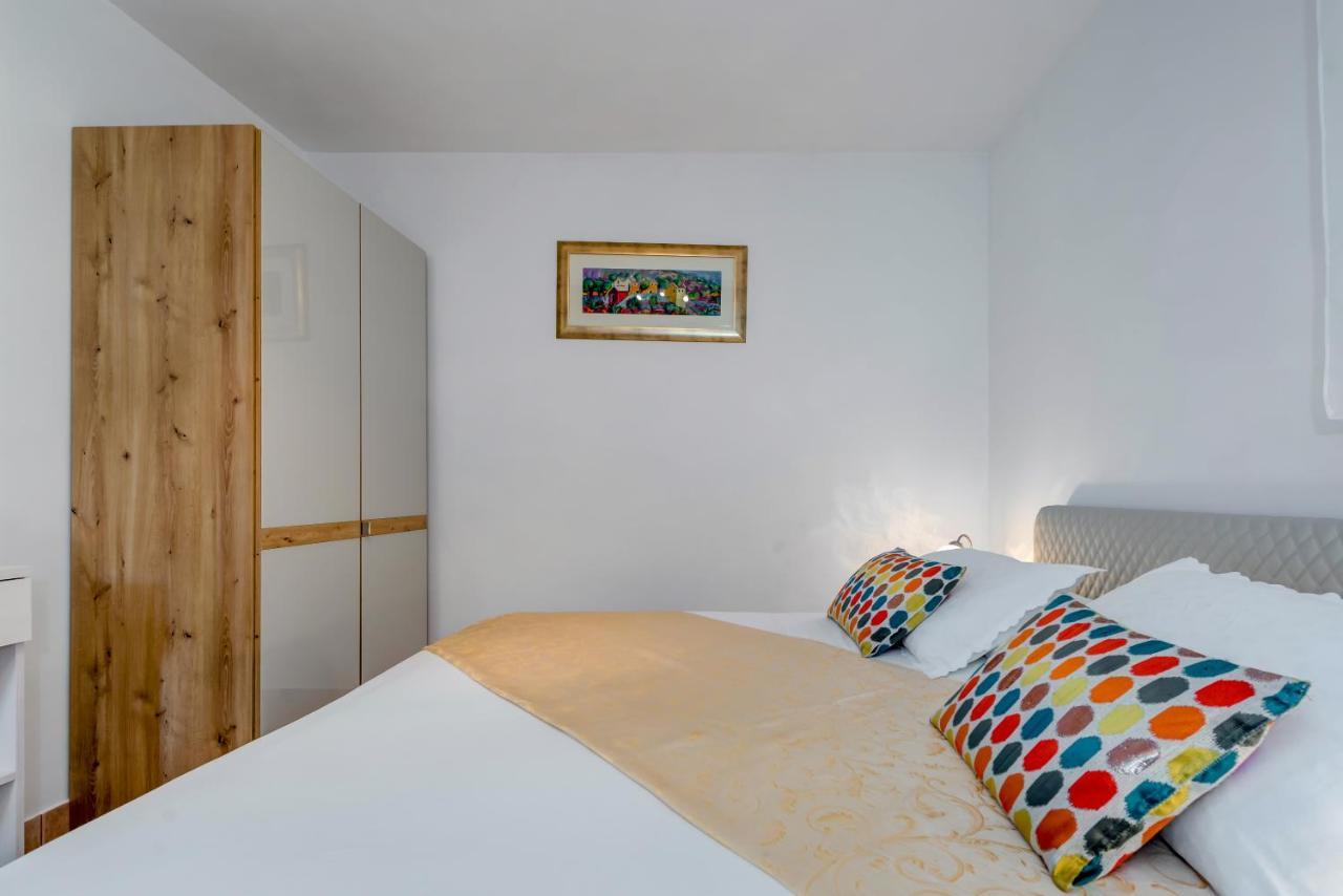 Apartments Obala 볼 외부 사진