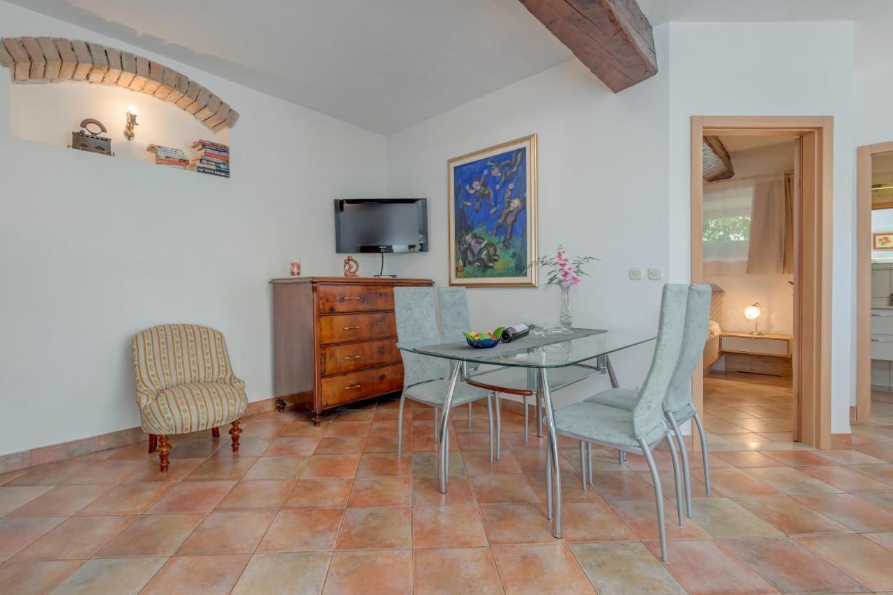 Apartments Obala 볼 외부 사진
