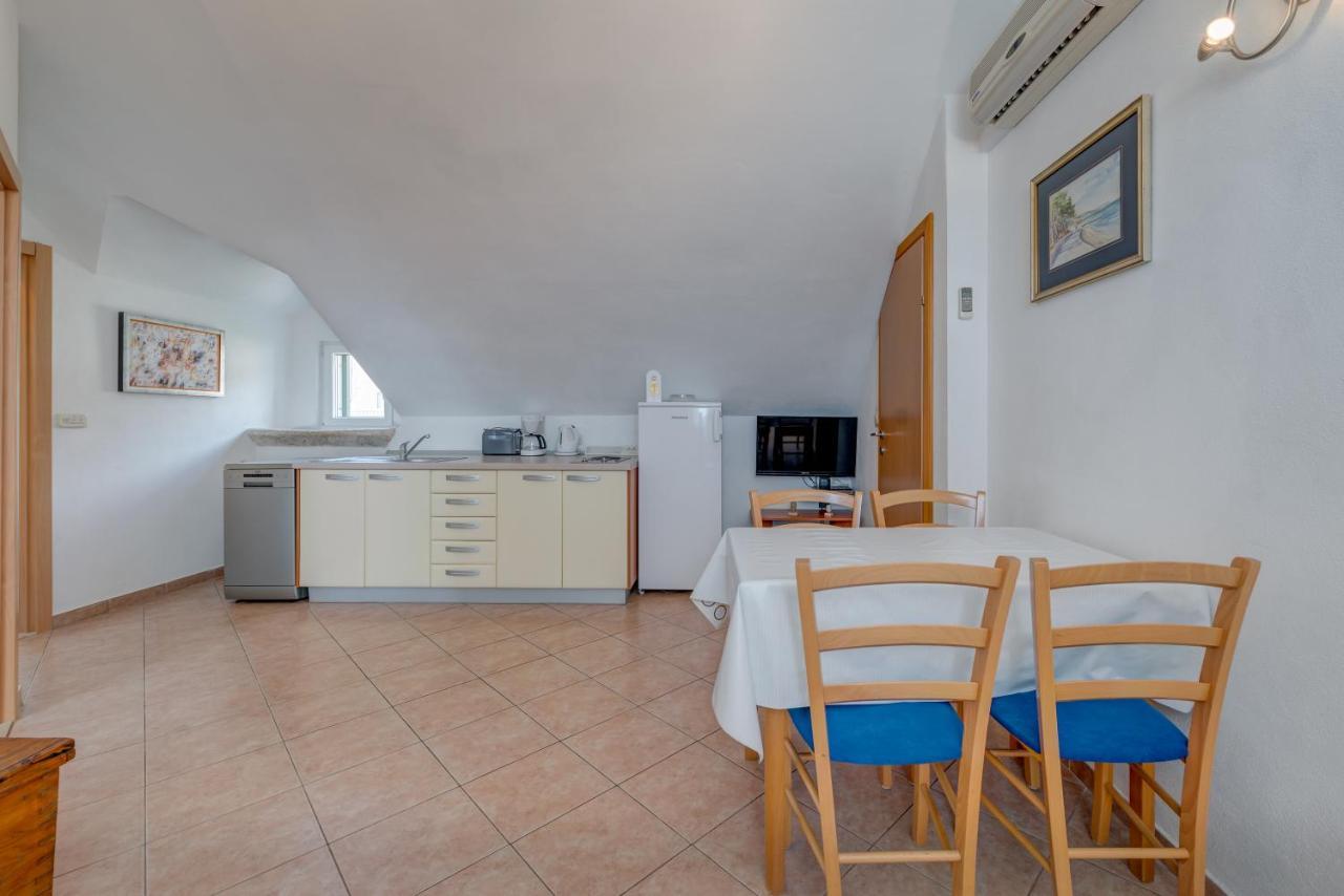 Apartments Obala 볼 외부 사진