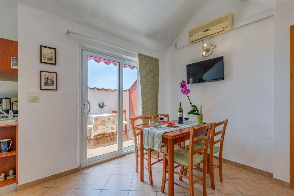 Apartments Obala 볼 외부 사진